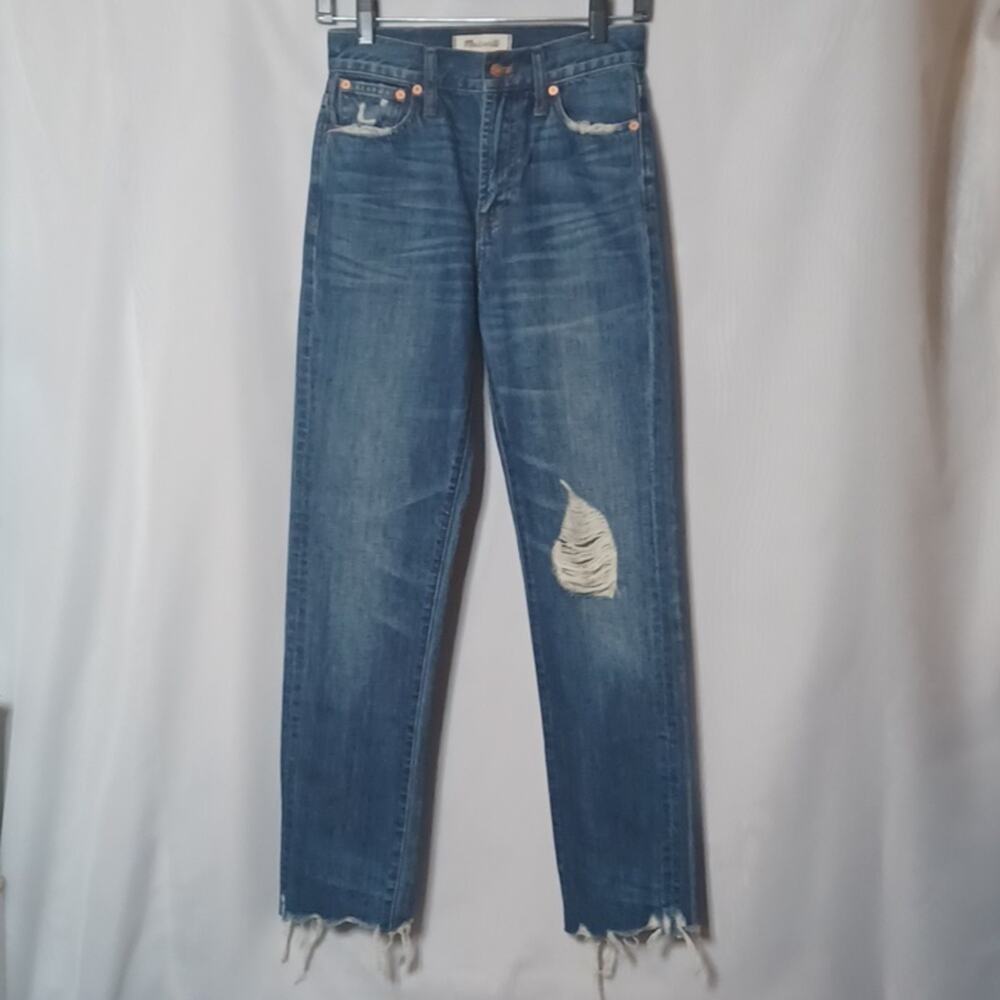 Madewell The Perfect Summer Jeans Distress on all Pockets. Size 24